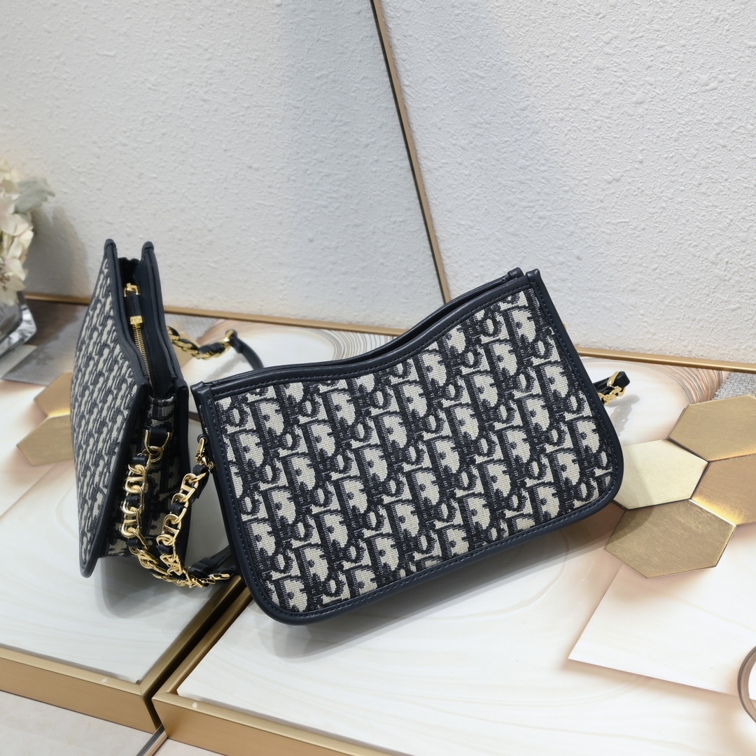 D new arrival signature hobo bag size: 23.5*14.5*6cm - Top Club