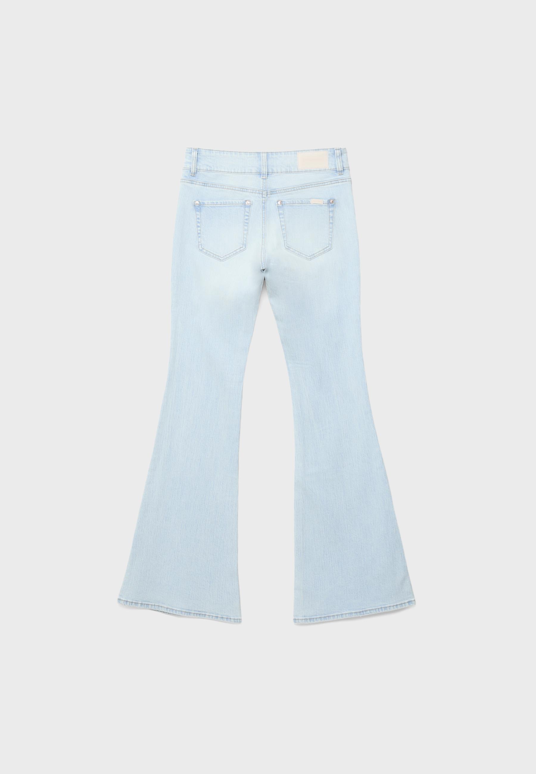LOW-RISE JEANS WITH SEAM POCKETS