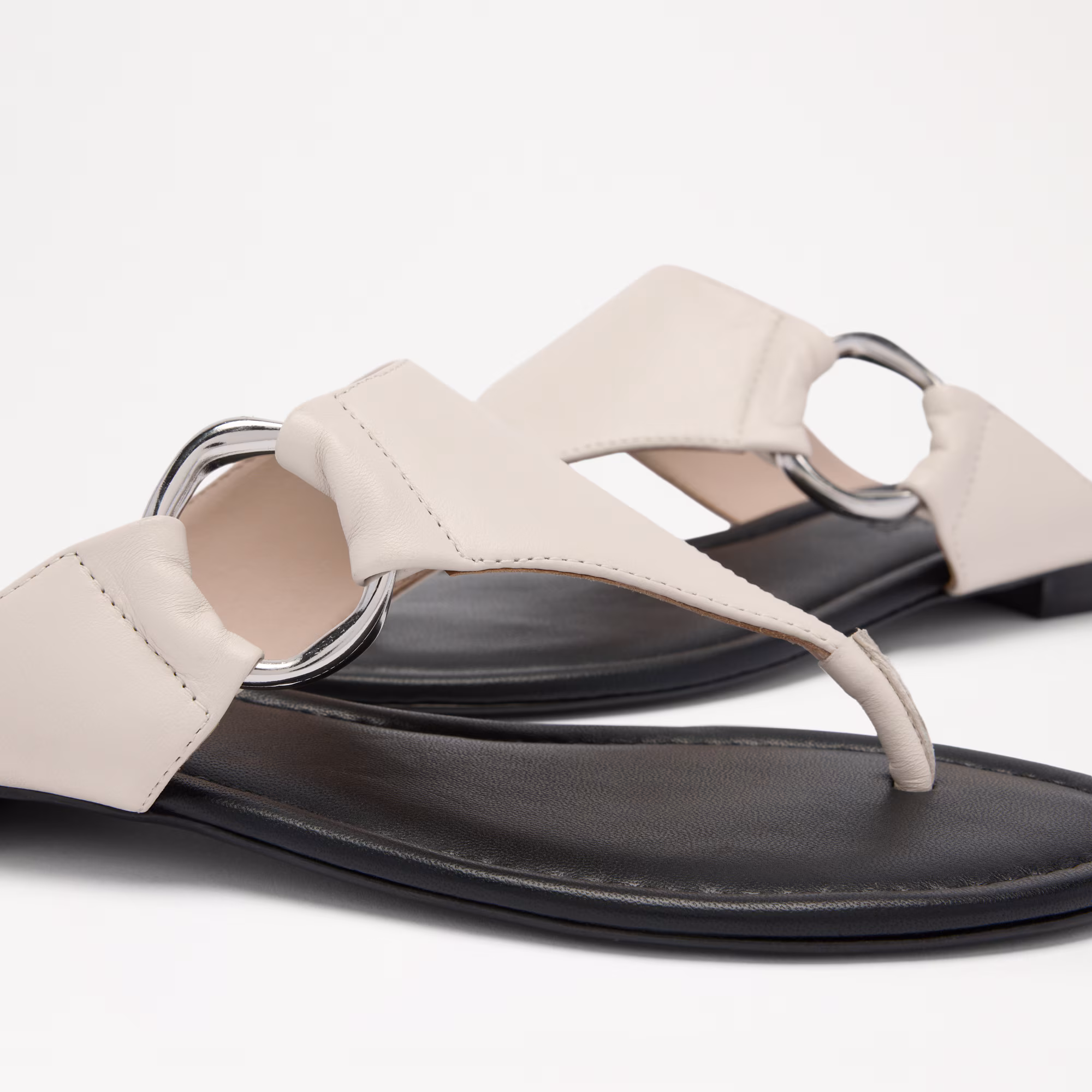 CambeckHardware Thong Sandal