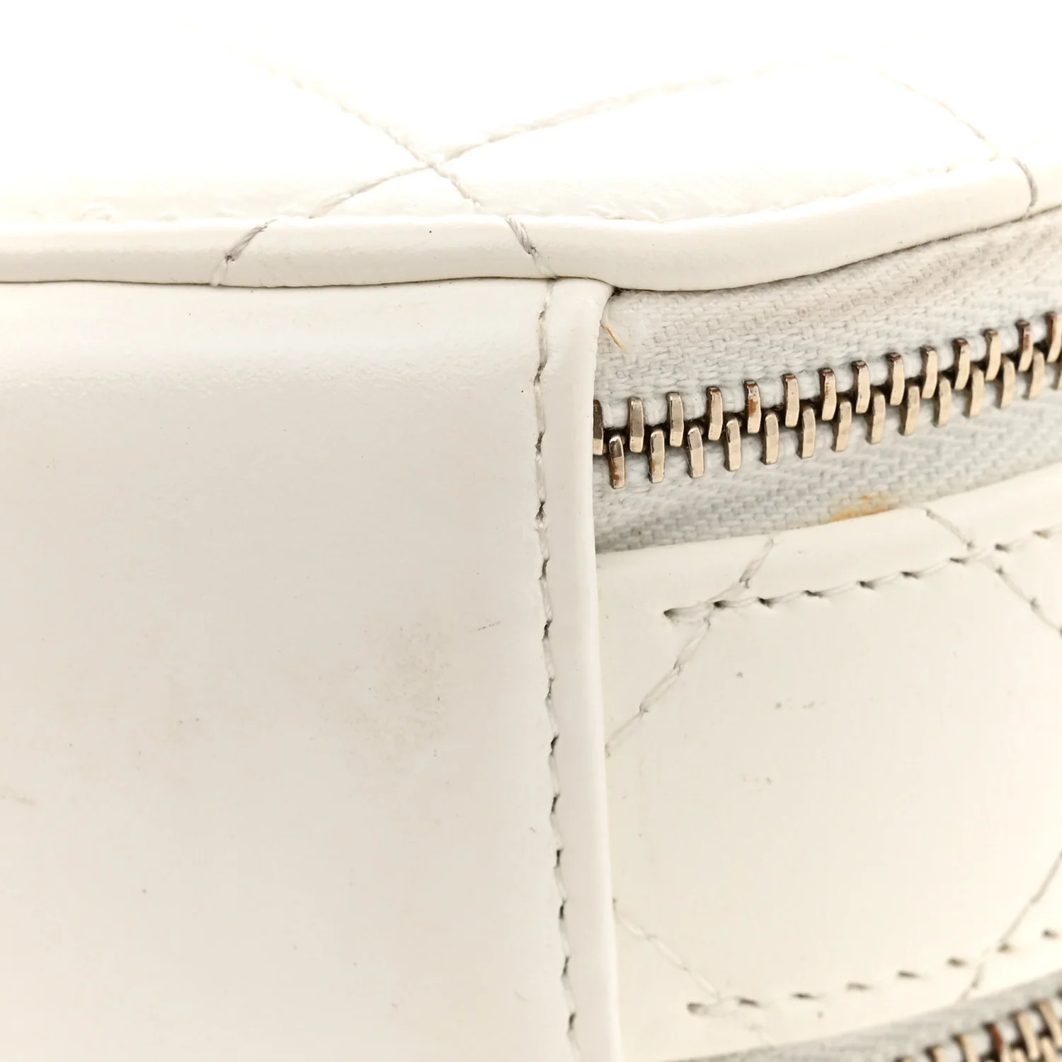 Lambskin Quilted Round Handle With Care Vanity With Chain White - Top Club