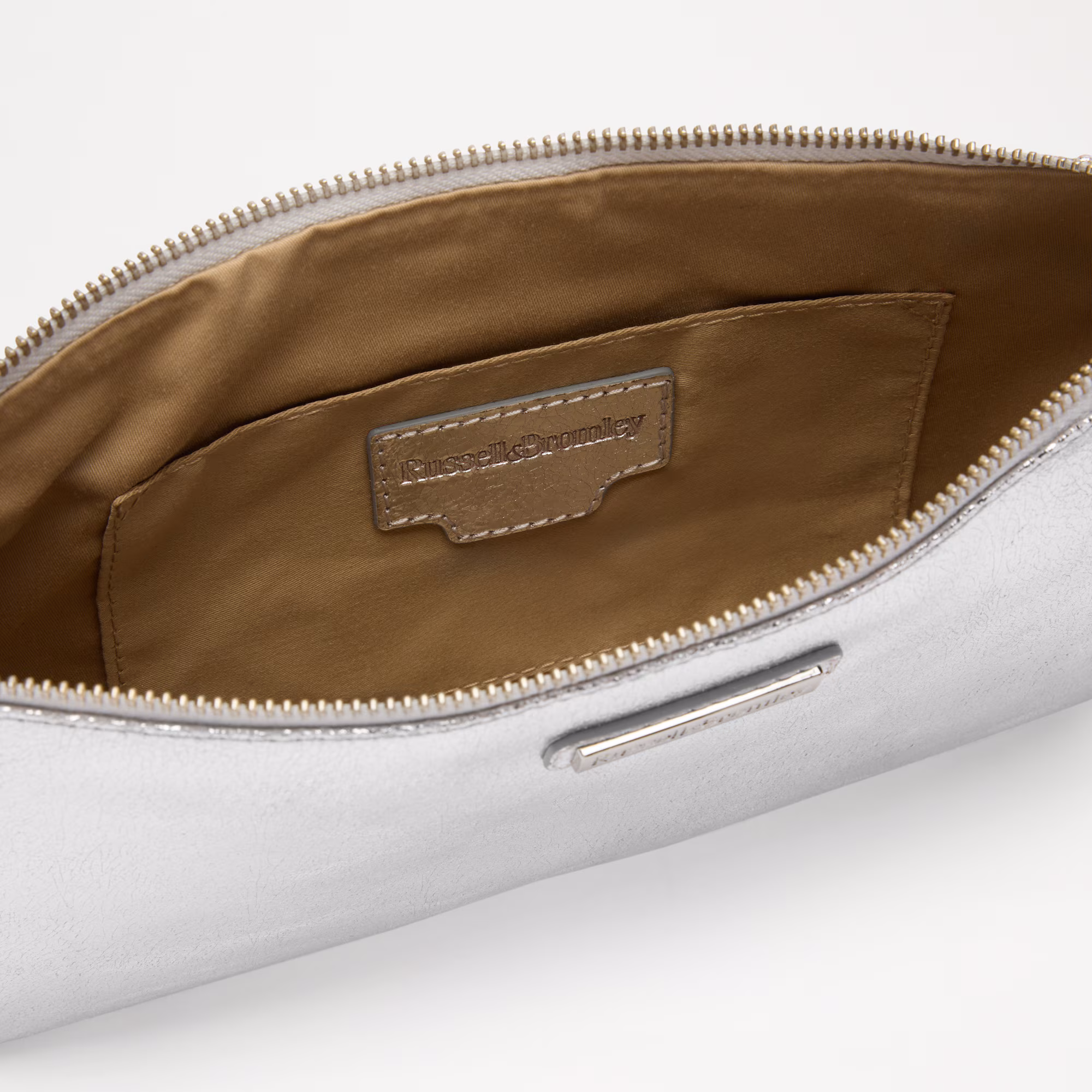 Hold MeZip Clutch
