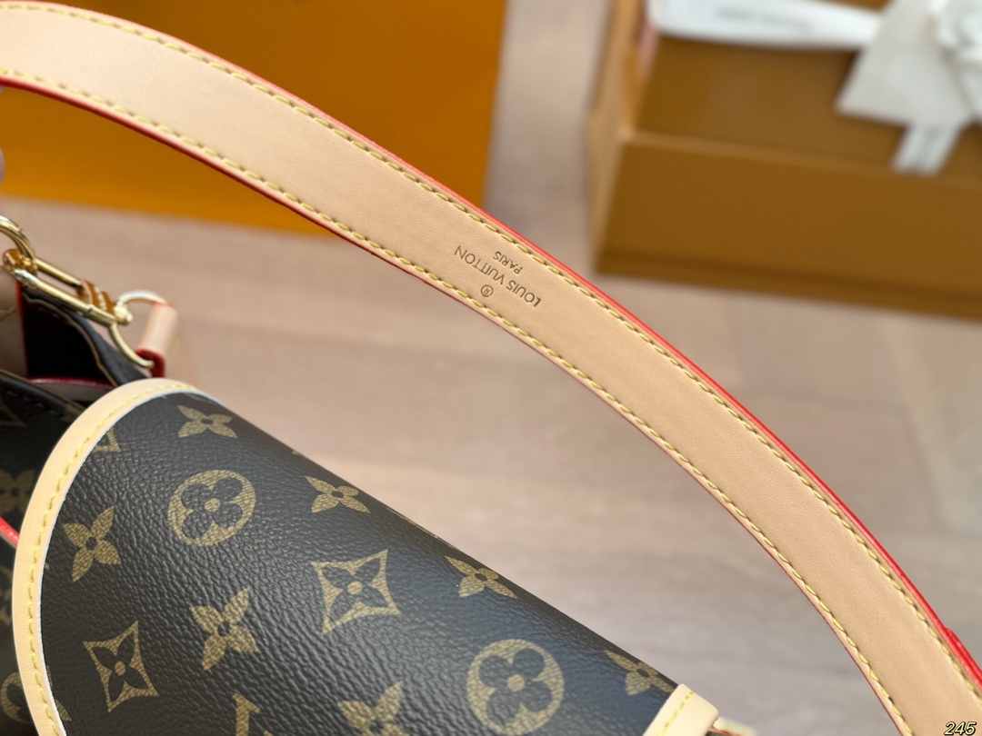 Louis new arrival vintage chain bag size: 31*22 cm - Top Club