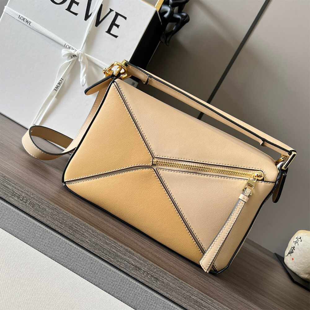 LOEWE Small Puzzle Bag - Top Club