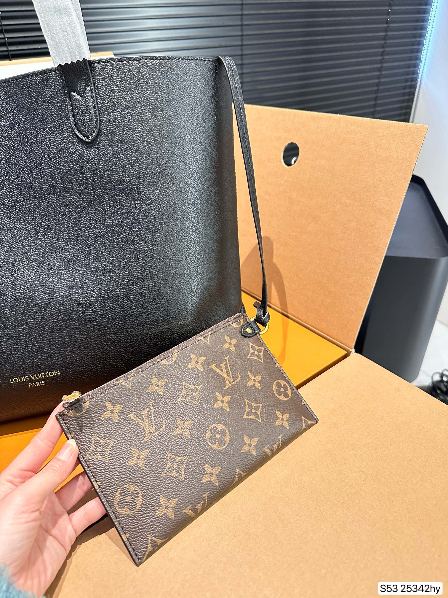 Louis new arrival lock hobo tote bag size��47 * 31 cm - Top Club