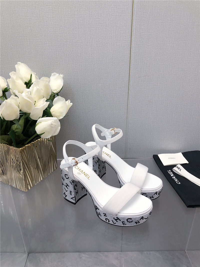 CHANEL s beautiful T child with thick heel rhinestone sandals - Sneaker Replica Workshop