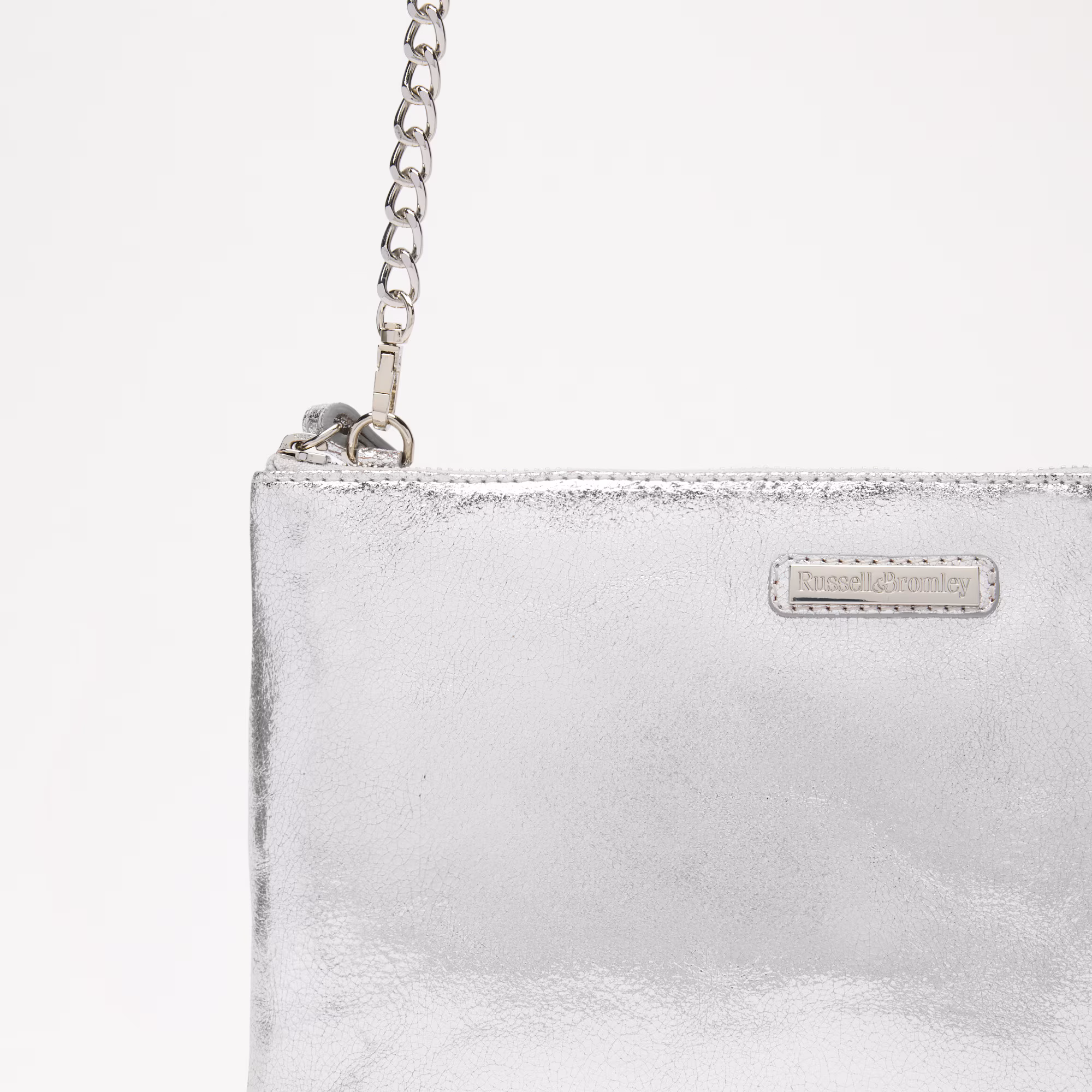 Hold MeZip Clutch
