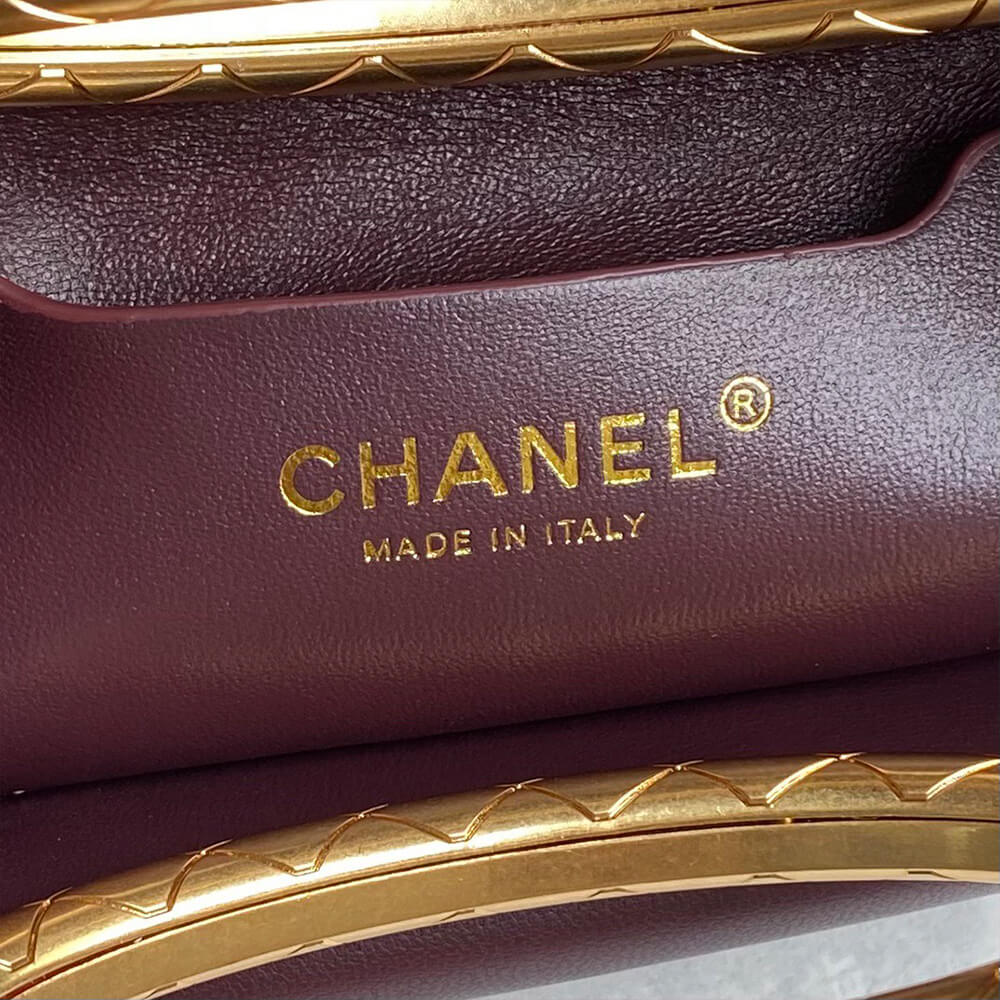 CHANEL Clutch - Top Club