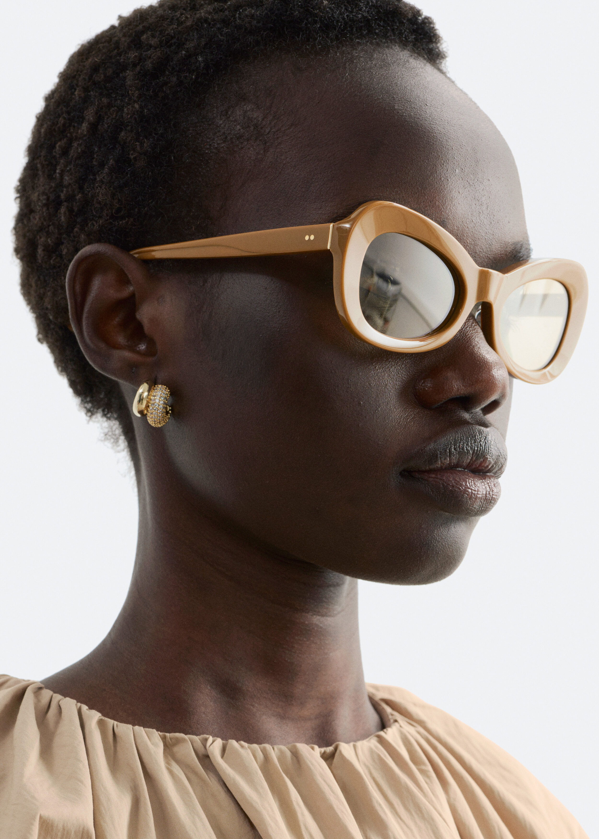 & Other Stories OVAL CAT-EYE SUNGLASSES