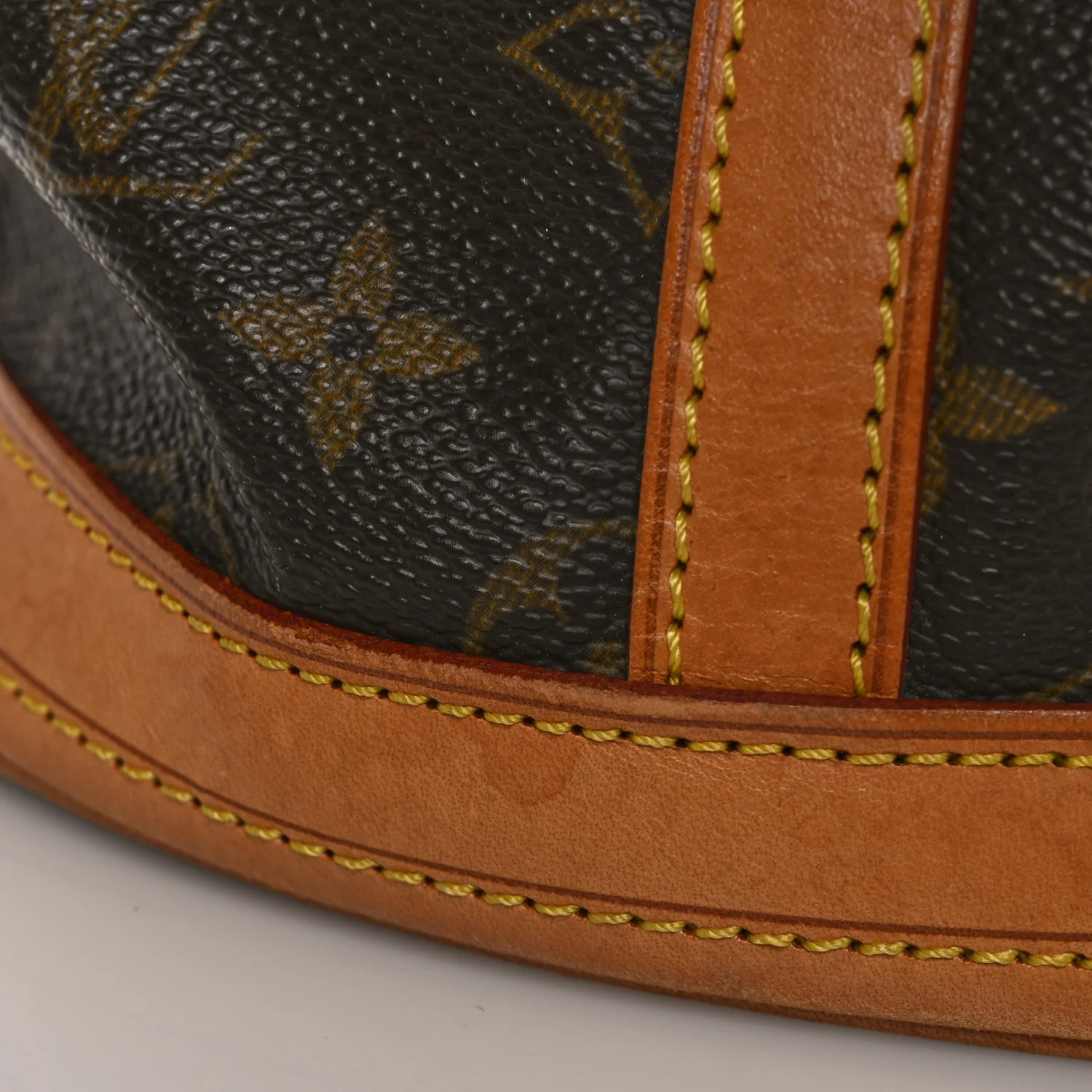 Monogram Bucket 27 - Top Club