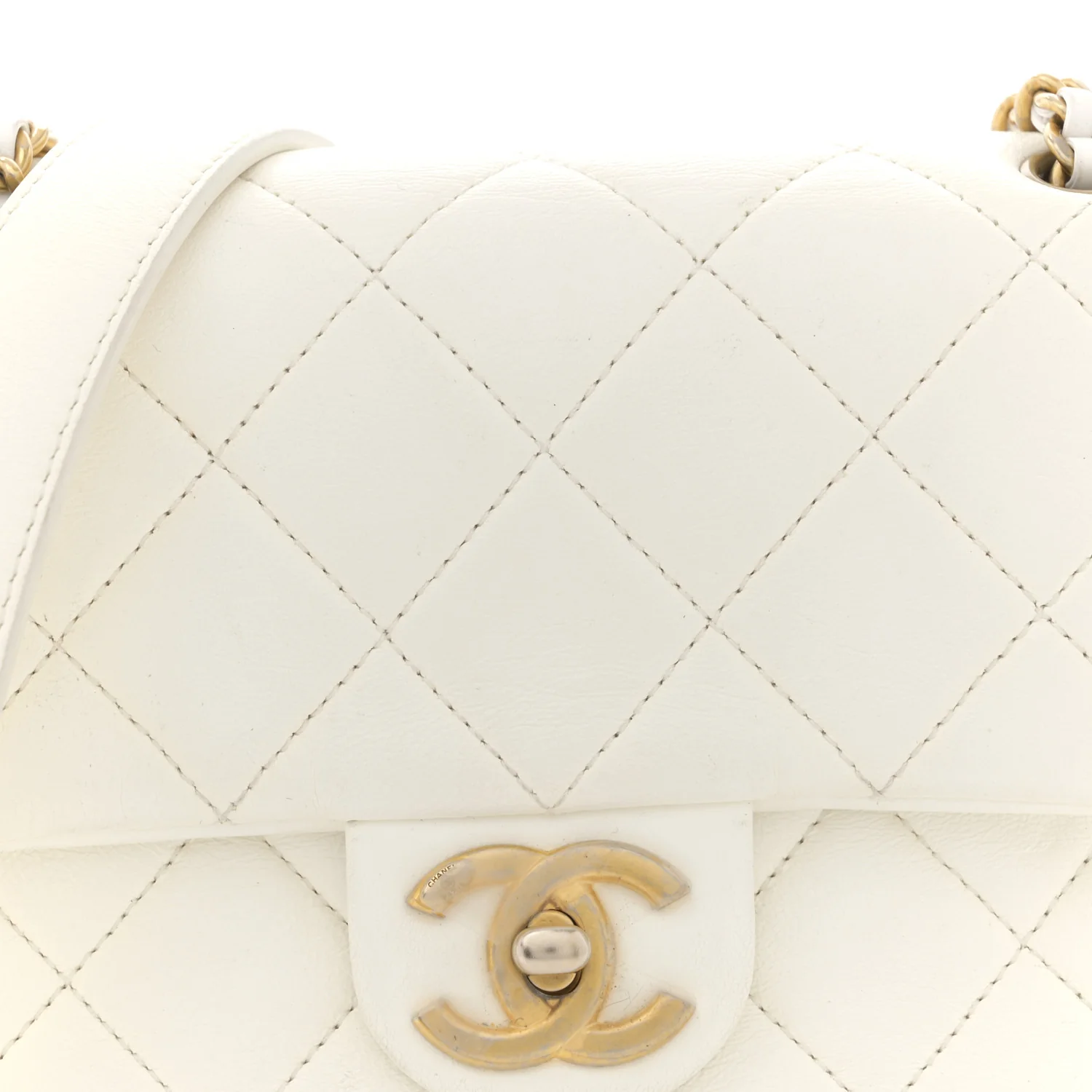 Shiny Lambskin Quilted Mini Flap White - Top Club