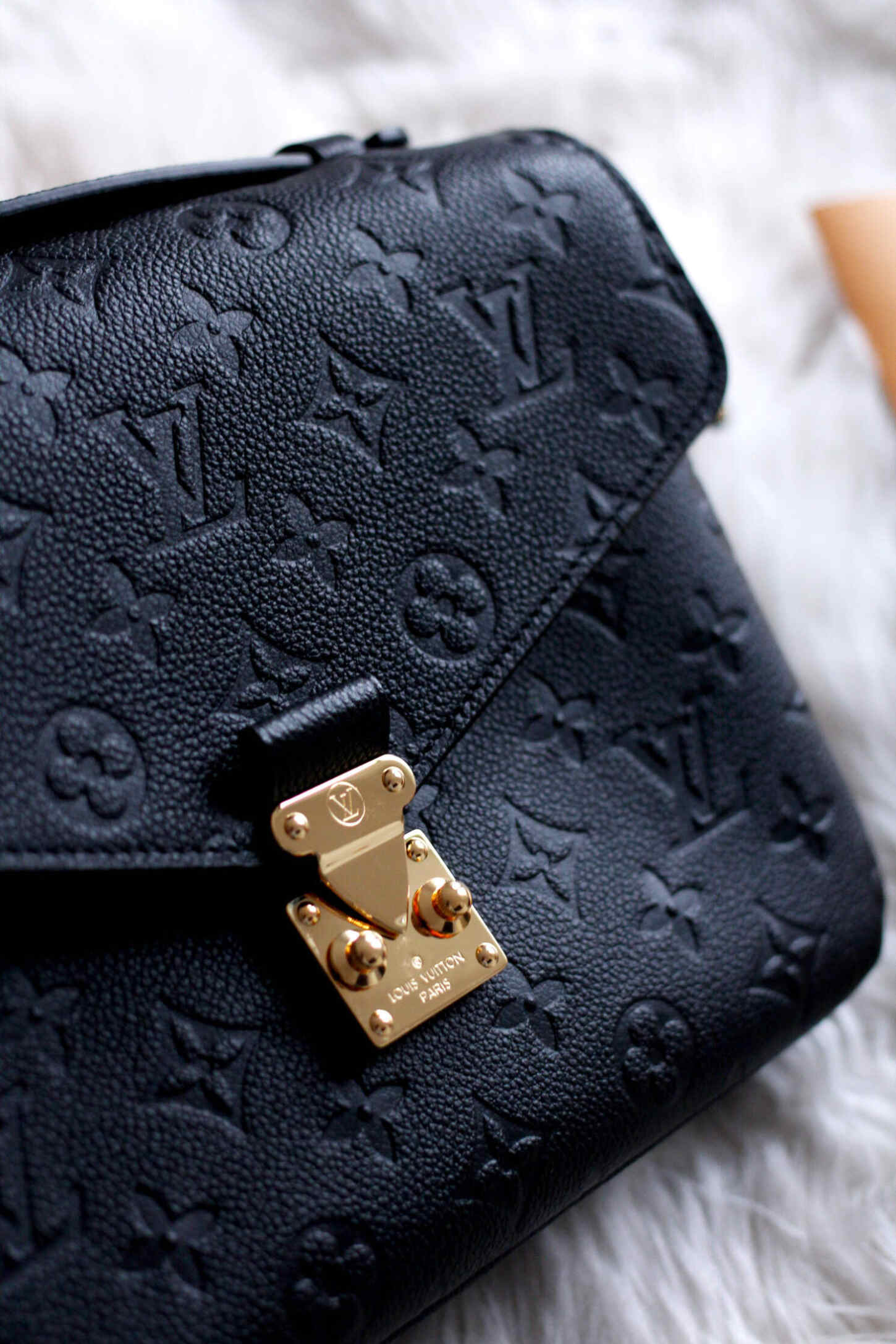 Louis Vuitton Pochette Metis Bag - Top Club