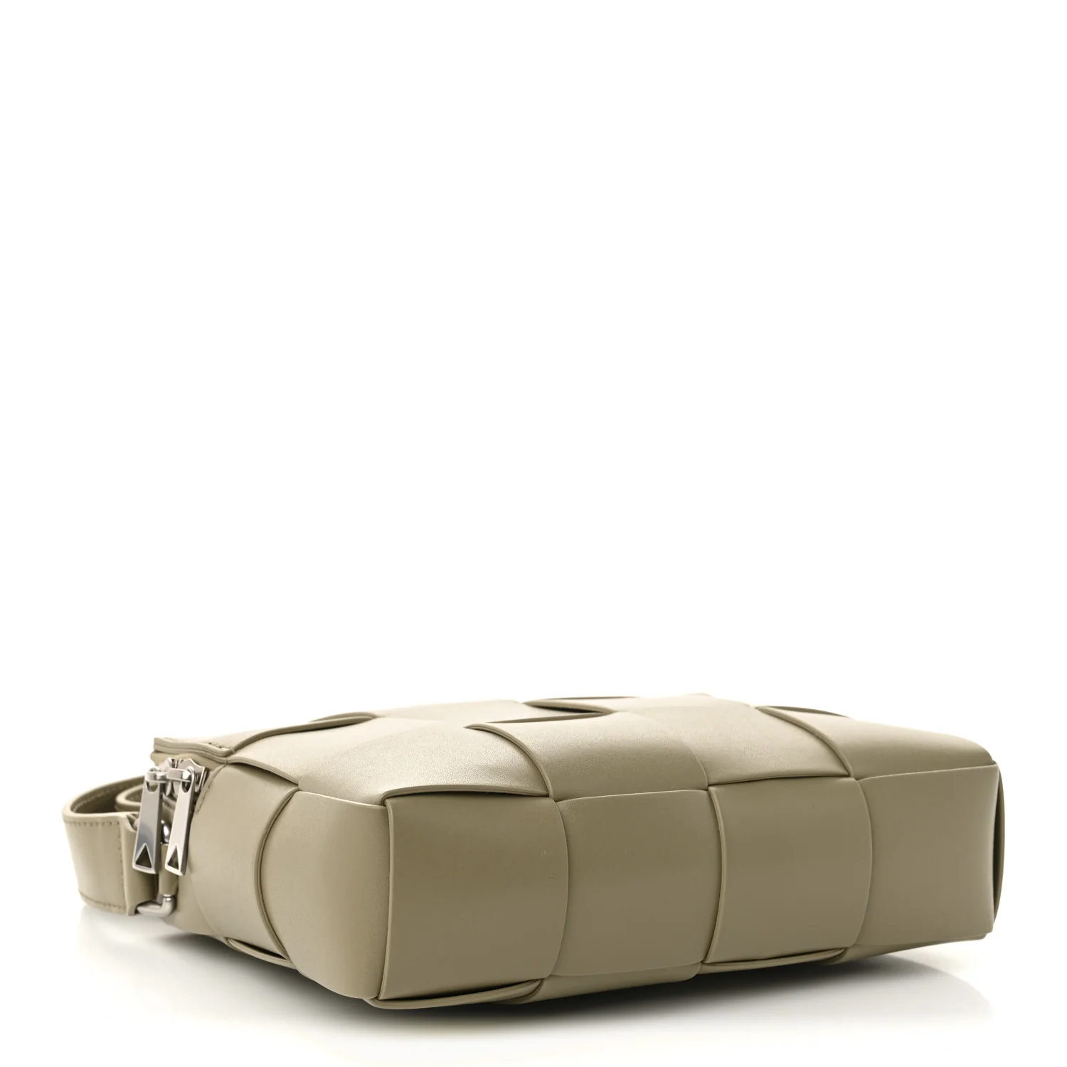 Lambskin Maxi Intrecciato Cassette Camera Bag Travertine - Top Club