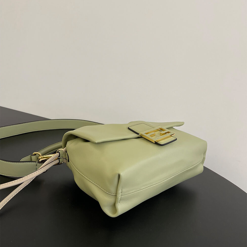 Fendi Mamma Baguette Medium(high-end grade) - Top Club