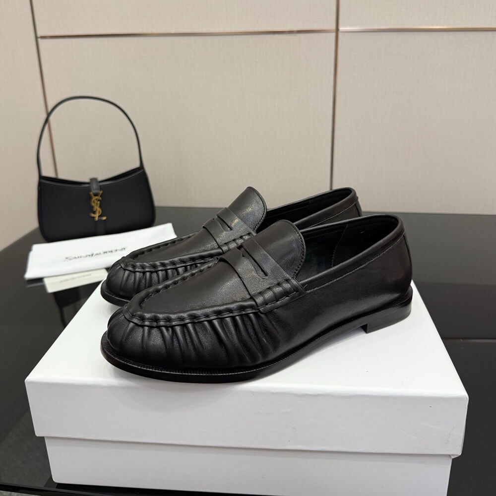 YSL LE LOAFER supple in shiny leather - Top Club