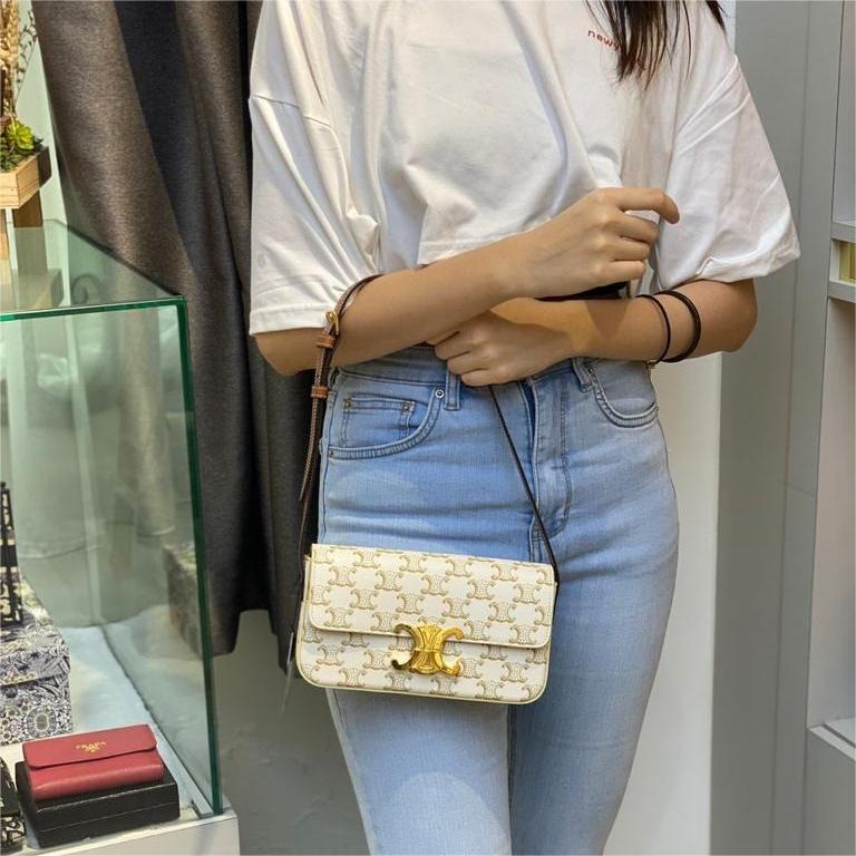PREOWNED CELINE TRIOMPHE SHOULDER BAG IN TRIOMPHE CANVAS AND CALFSKIN - Top Club