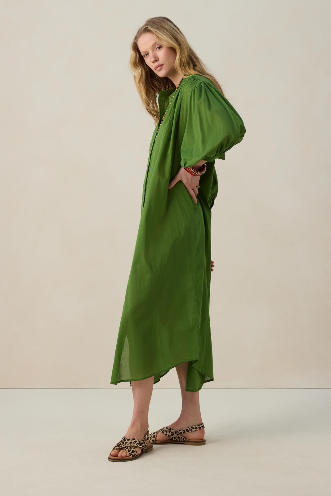 Groene jurk met ceintuur