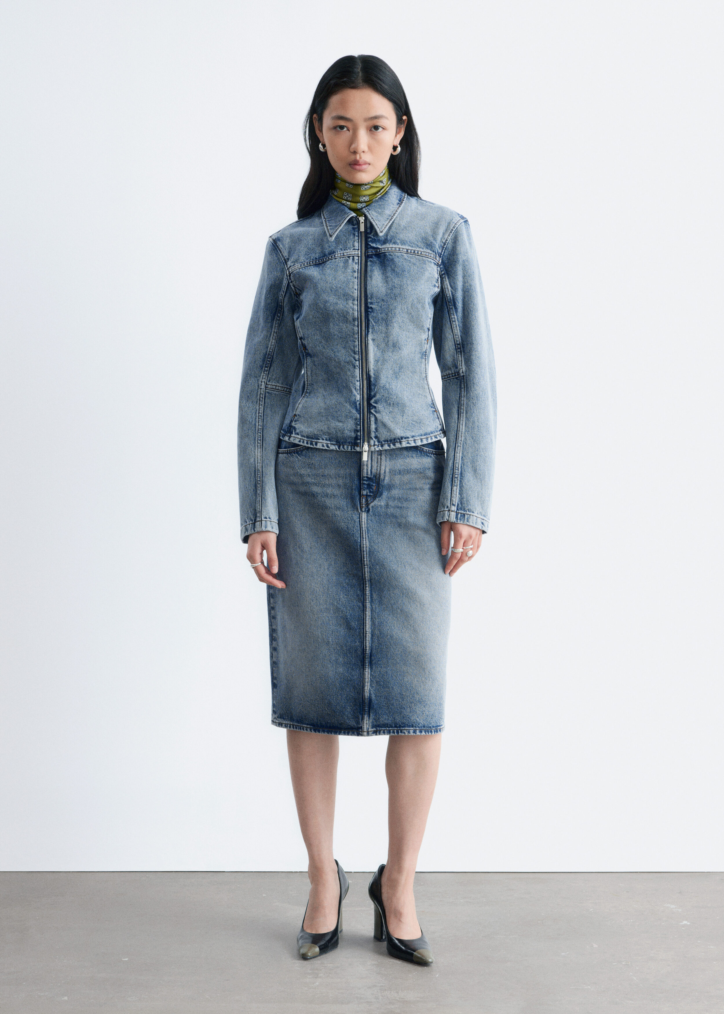 & Other Stories FITTED ZIP-UP DENIM JACKET