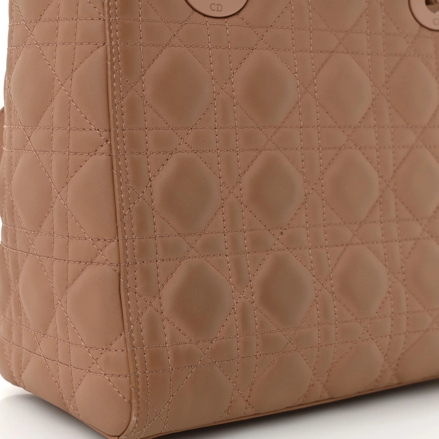 Ultra Matte Calfskin Cannage Medium Lady Dior Beige - Top Club