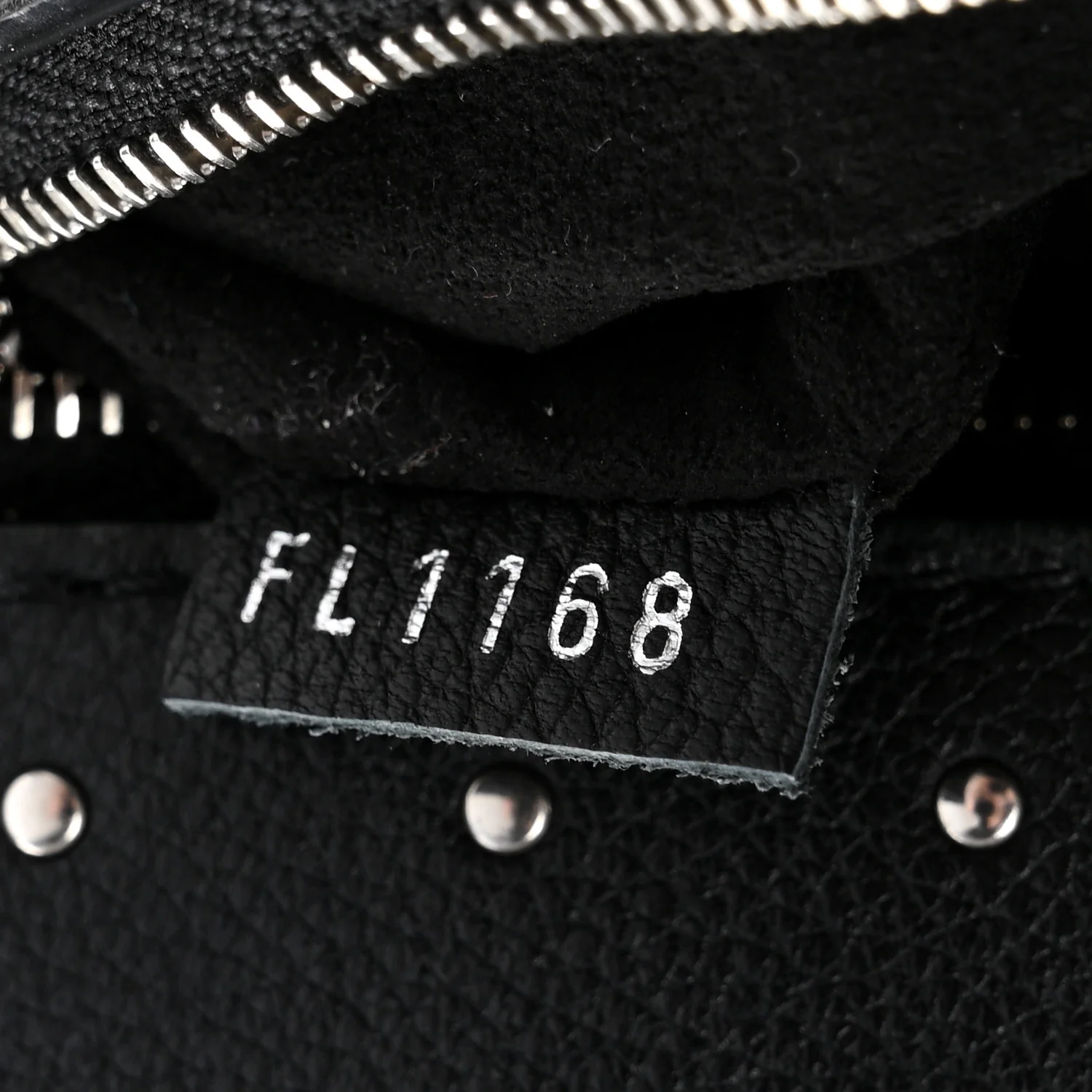 Soft Calfskin My Lockme Studs Black - Top Club