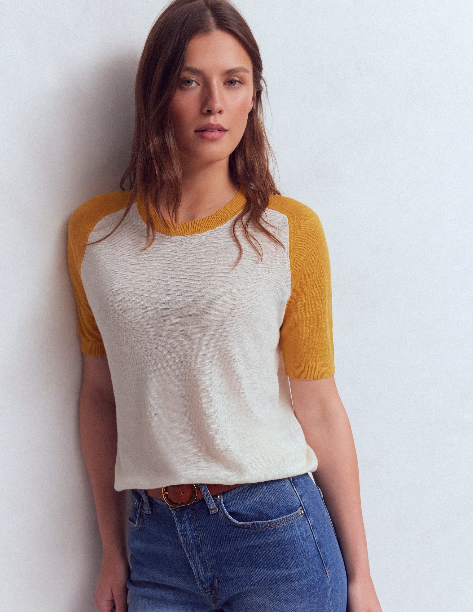 Agnes Leinen-T-Shirt mit Knopfleiste-Gelb, Blockfarben