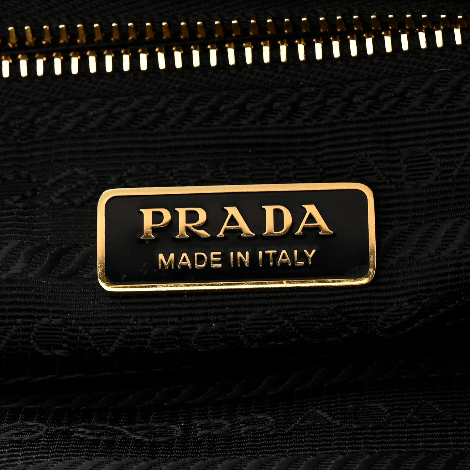 Re-Nylon Saffiano Pouch Black - Top Club
