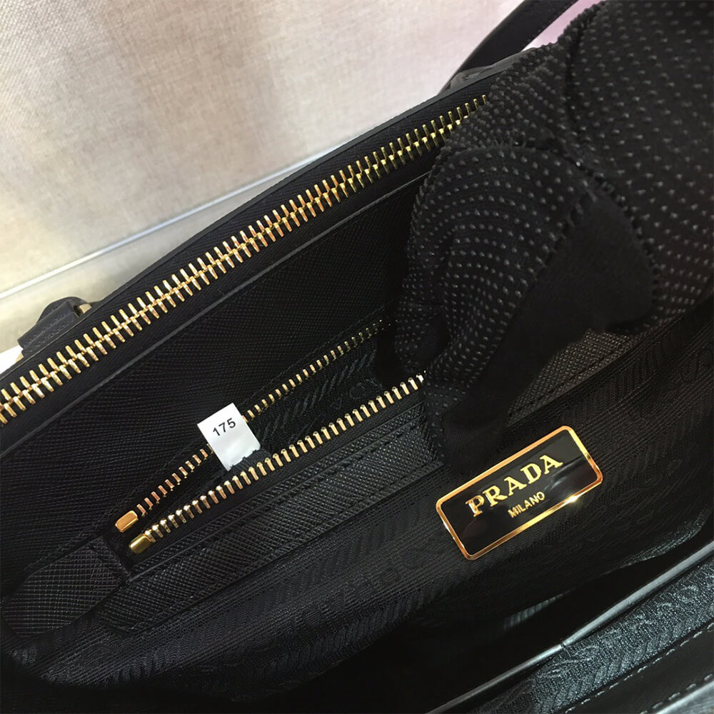 Prada Medium Prada Galleria Saffiano leather bag(HIGH-END GRADE) - Top Club
