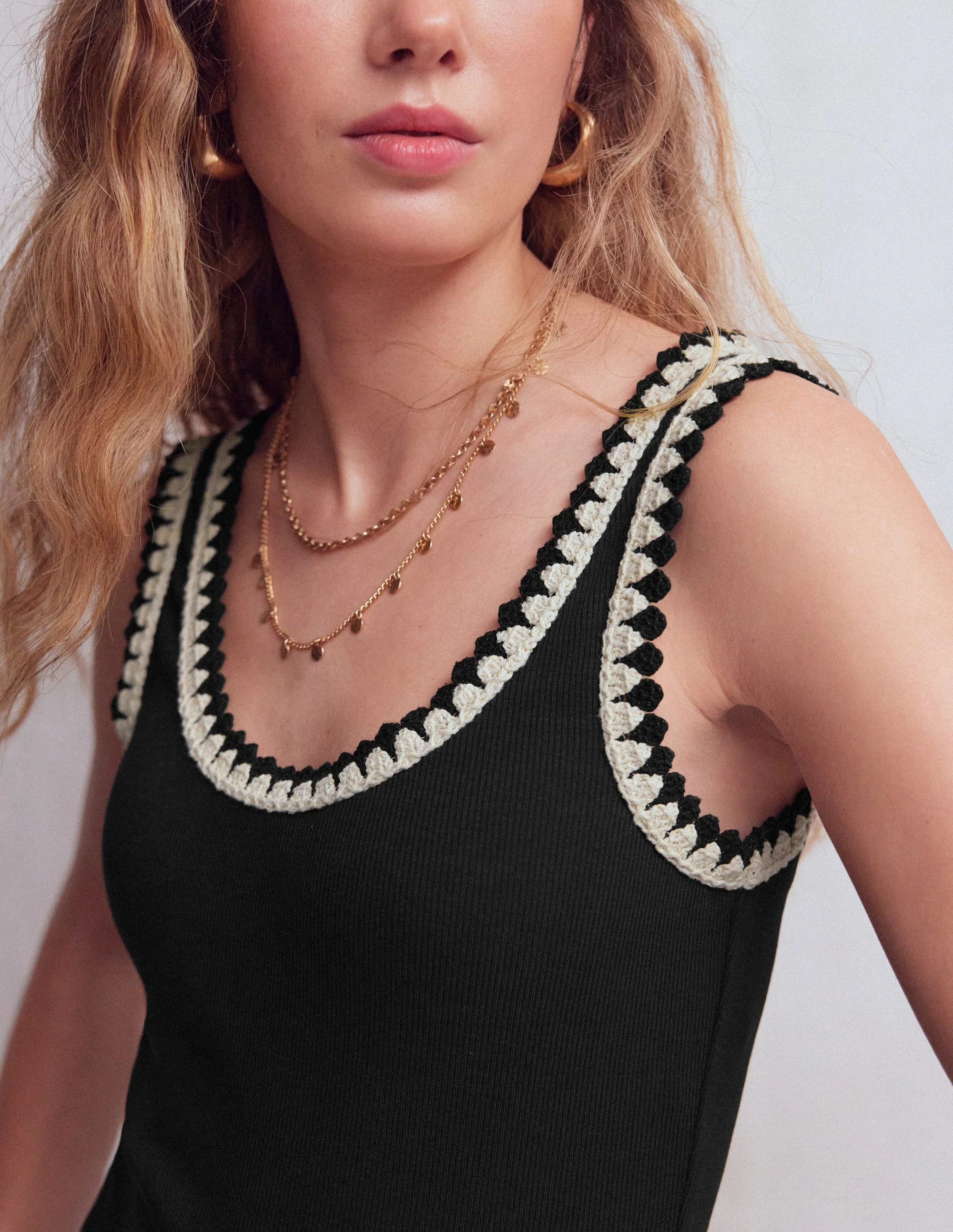 Maddie Top mit Besatz-Schwarz