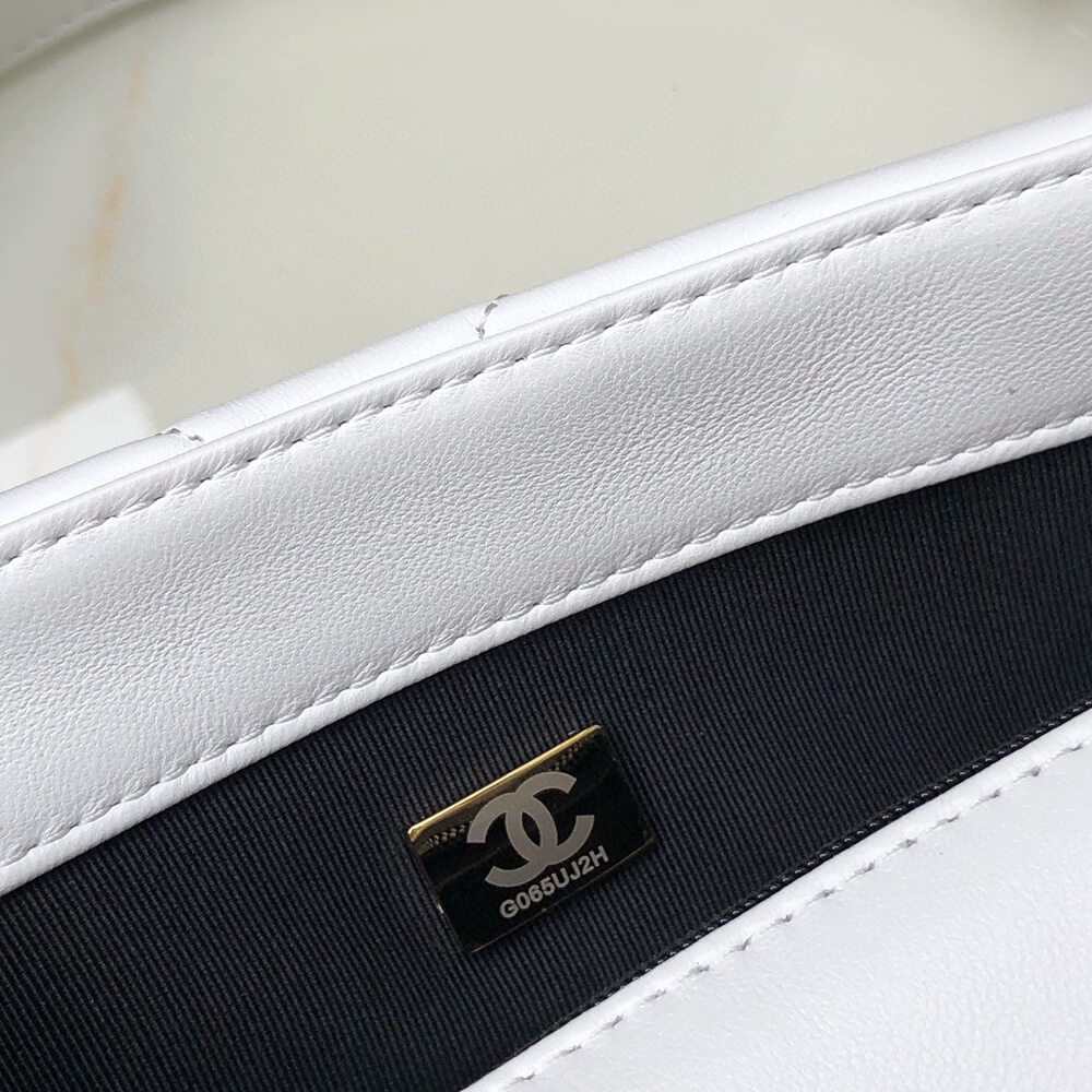 CHANEL 19 Handbag - Top Club