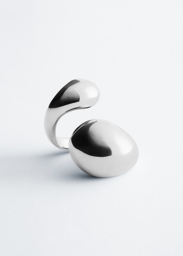 & Other Stories TWO-TWIST SCULPTURAL RING