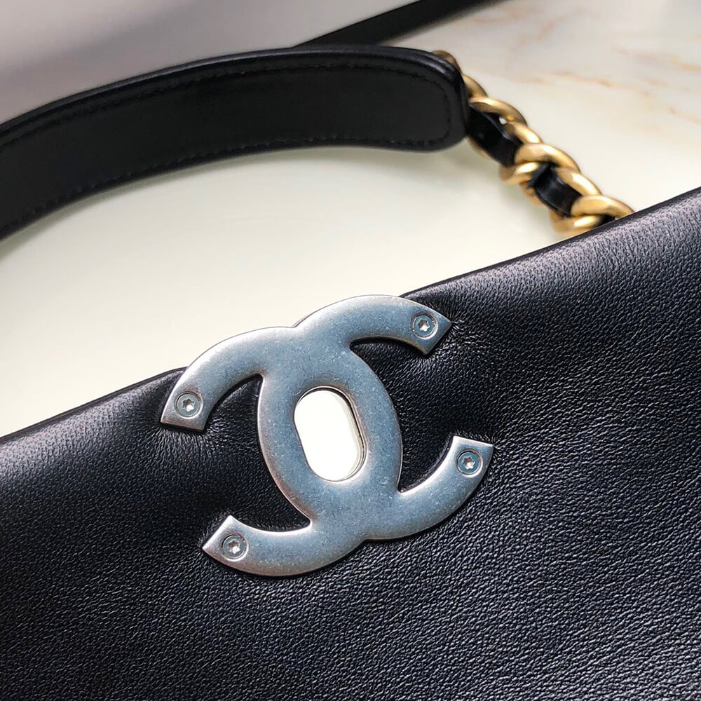 CHANEL 19 Handbag - Top Club