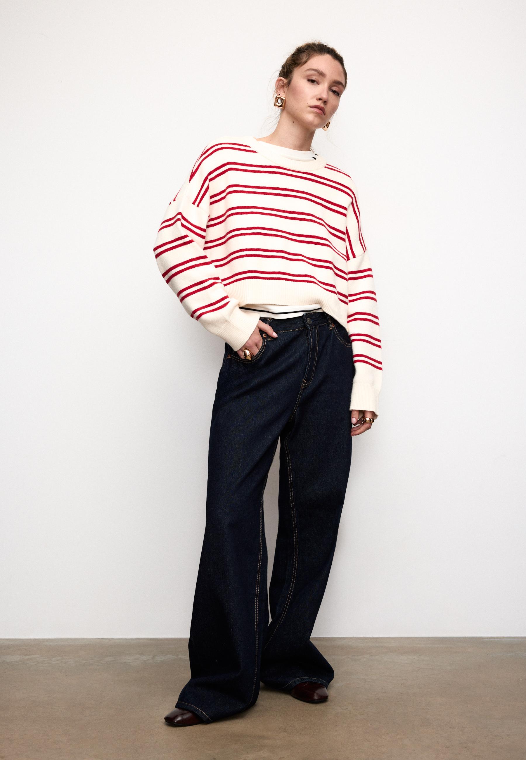 STRIPED CROPPED KNIT SWEATER