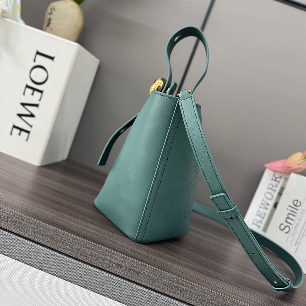 LOEWE Mini Pebble bucket in smooth calfskin(high-end grade) - Top Club