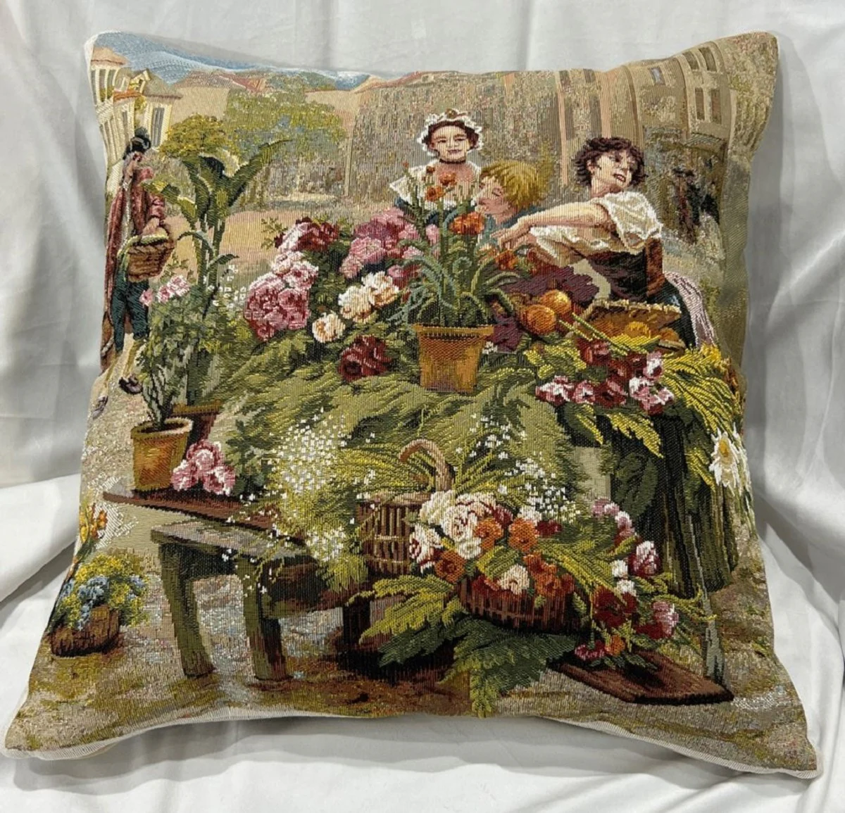 Luxury decorative cushion medieval market multicolored 45 x 45 cm - printed decorative cushion with elegant tapestry fabric - luxury decorative accessories