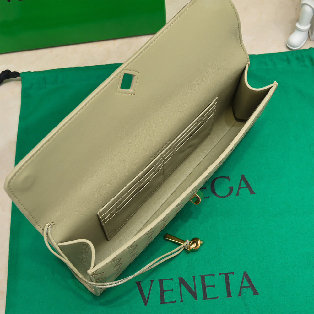 Bottega Veneta Andiamo Clutch(HIGH-END GRADE) - Top Club