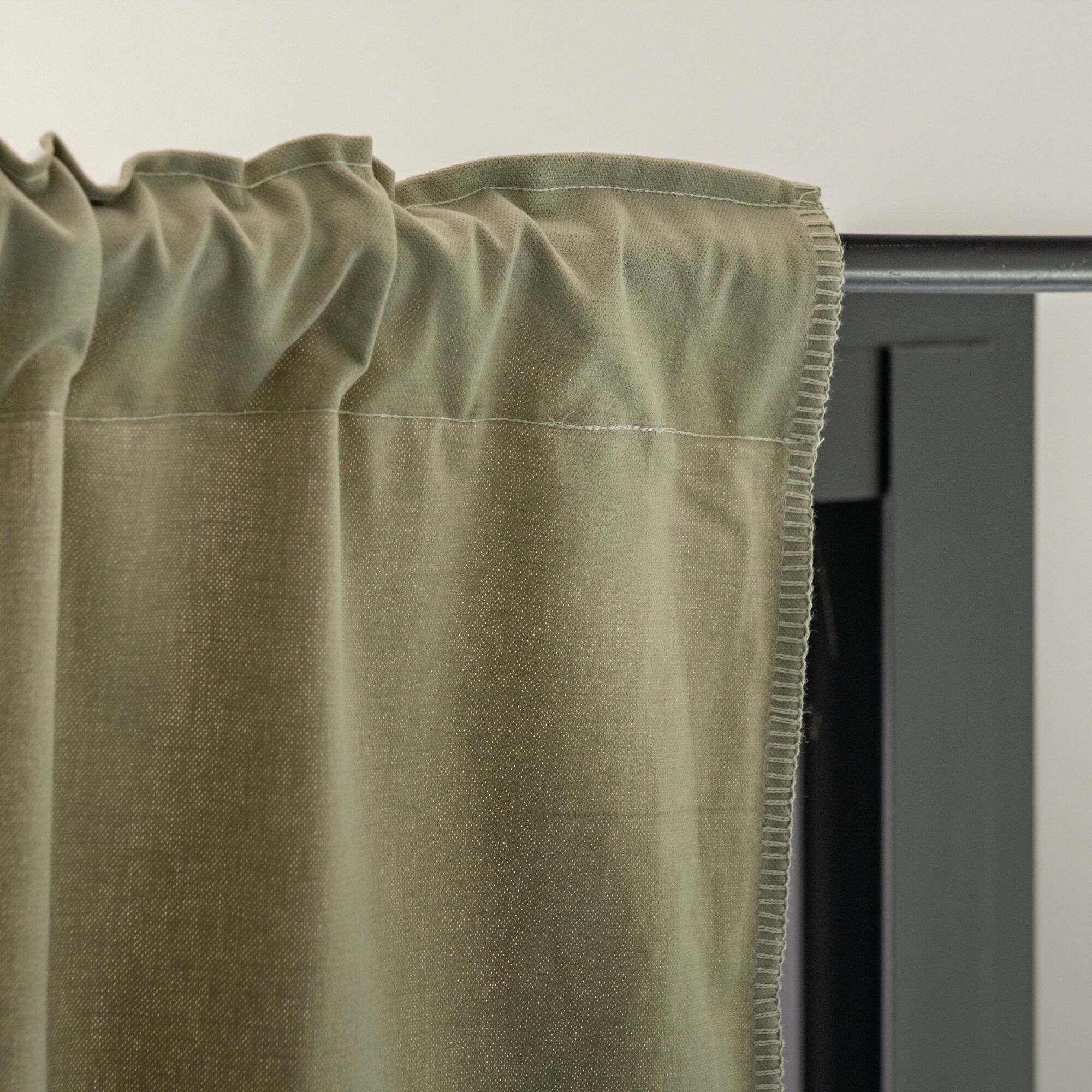 AGDE - Rideau à passants cachés en coton finition point de cheval 140x250cm - vert olivier