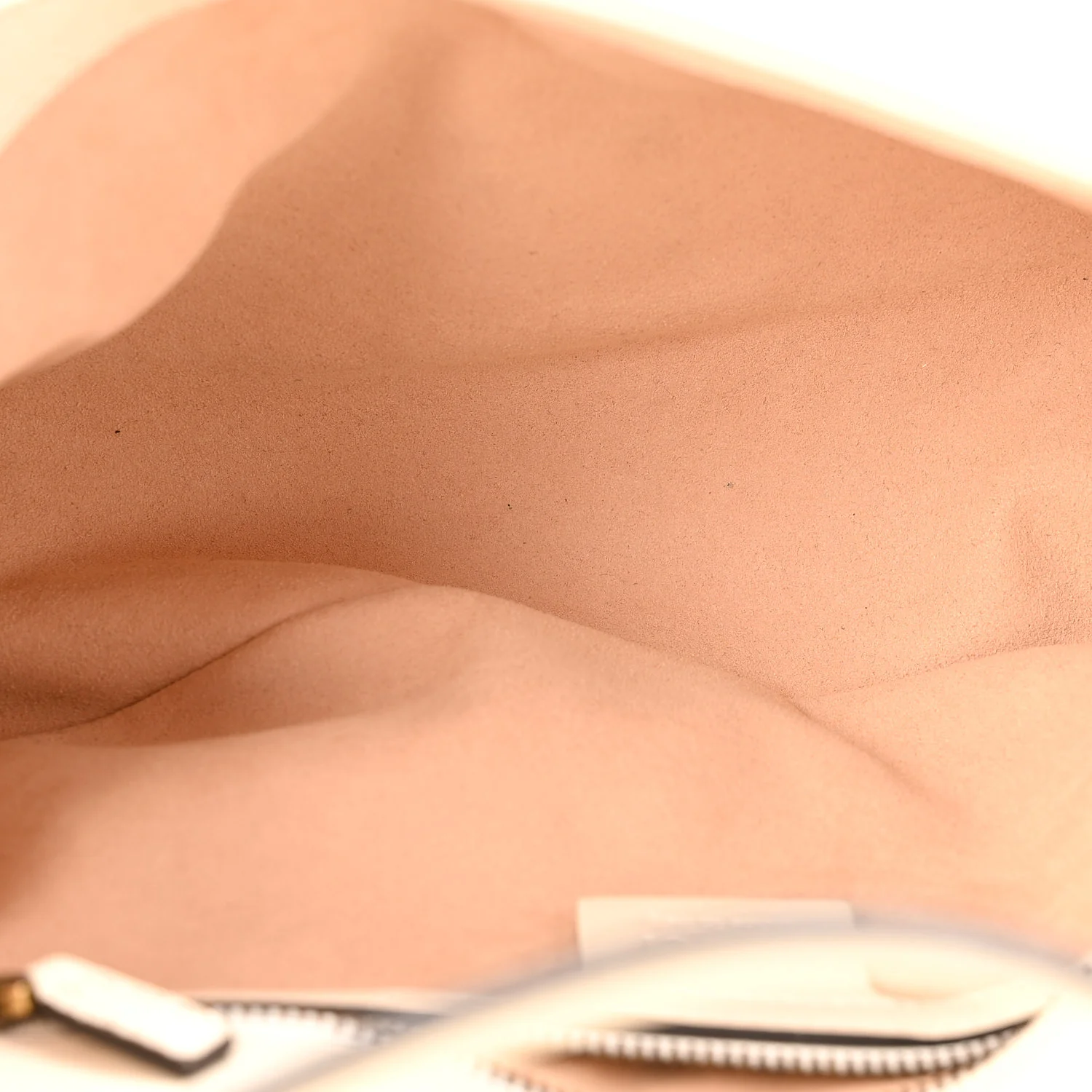 Calfskin Matelasse Small GG Marmont Shoulder Bag White - Top Club