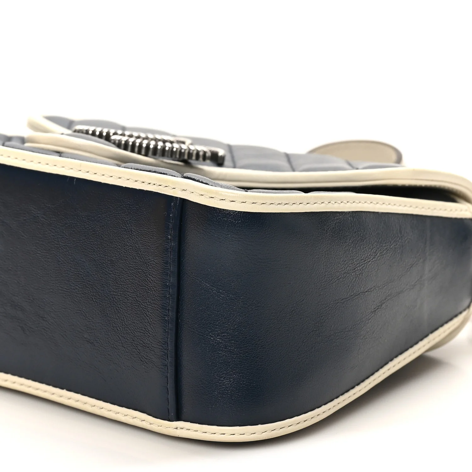 Vintage Effect Calfskin Matelasse Diagonal Mini Torchon GG Marmont Top Handle Shoulder Bag Blue Agata Mystic White - Top Club