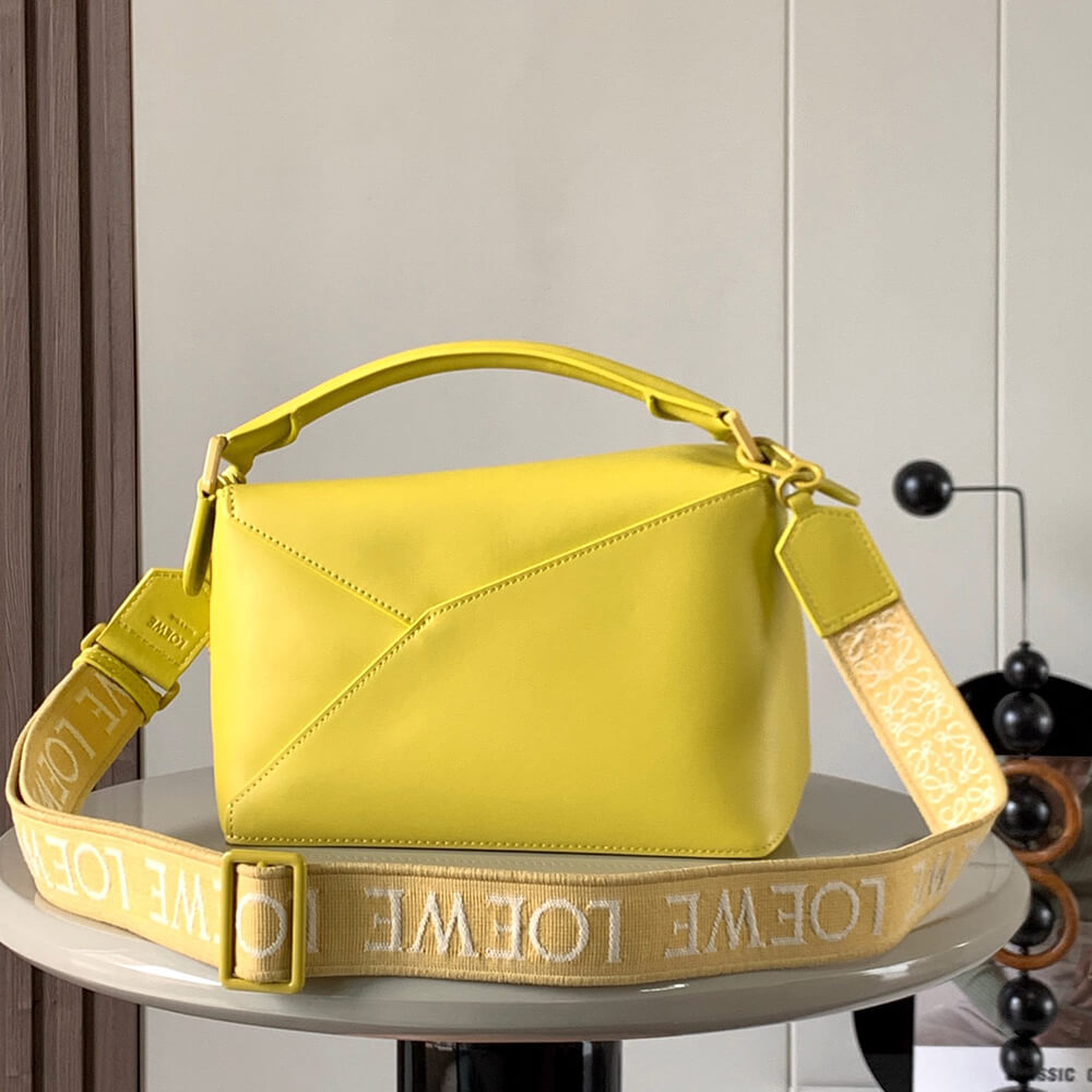 LOEWE Small Puzzle Bag - Top Club