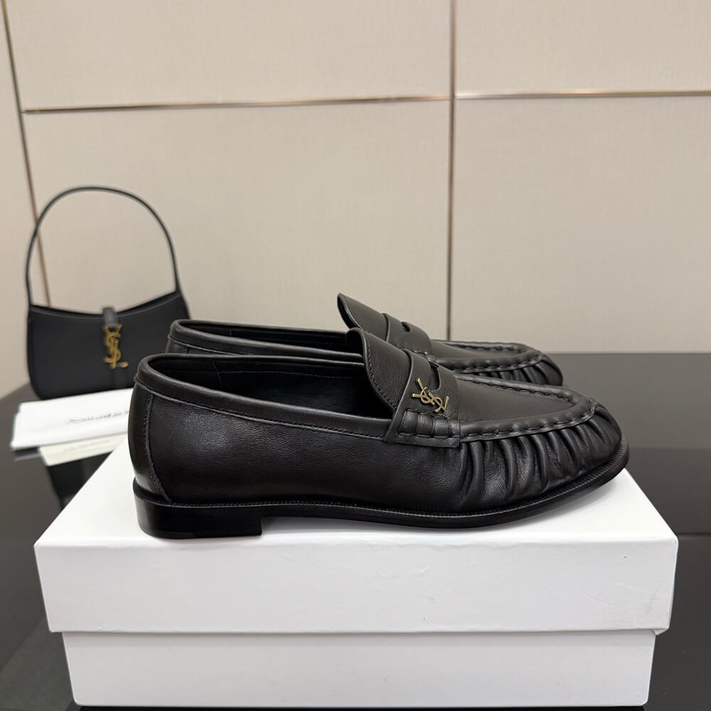YSL LE LOAFER supple in shiny leather - Top Club
