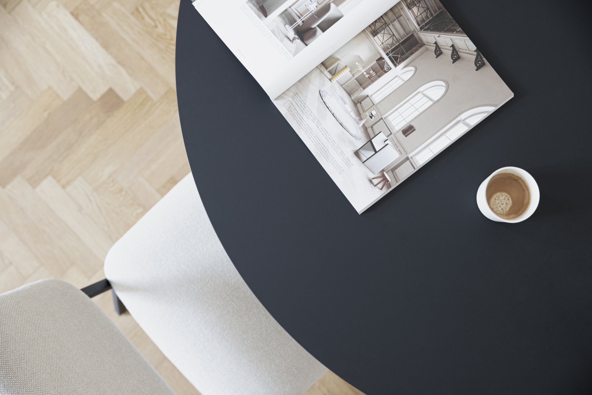 Studio HENK tafel Butterfly Ovaal - zwart frame, HPL Fenix nero ingo 200 x 120 | HPL Fenix Nero Ingo | Verjongde Rand | Frame Zwart