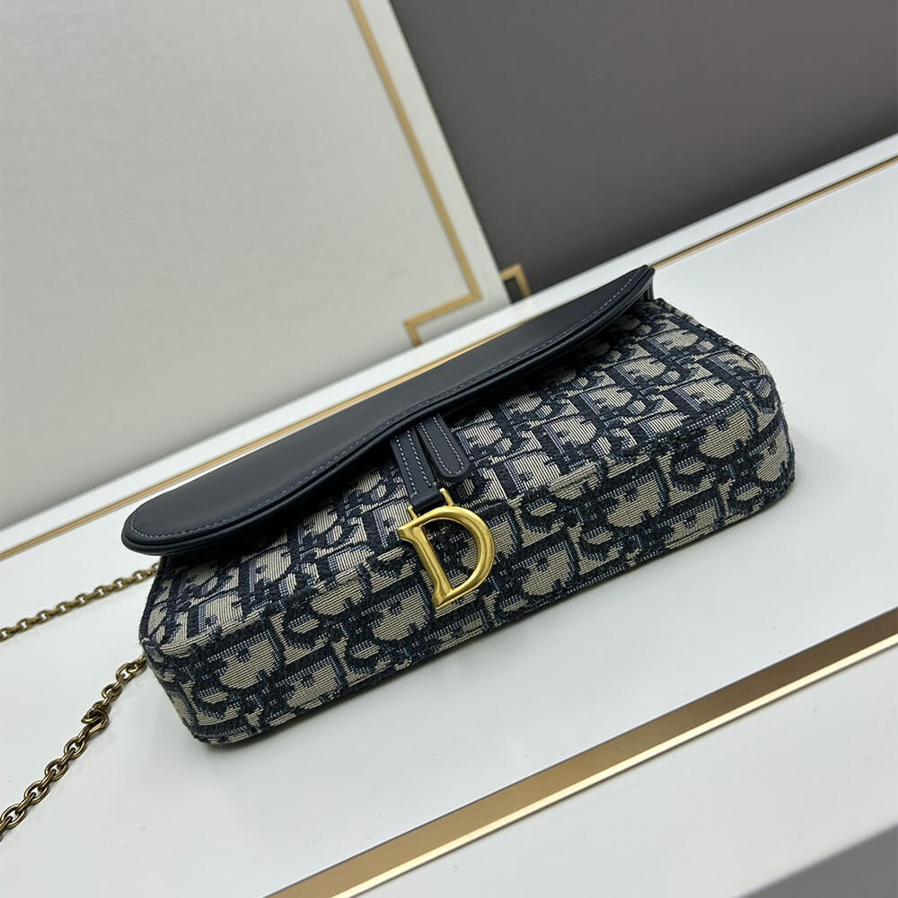 Medium Saddle Pouch with Chain - Top Club