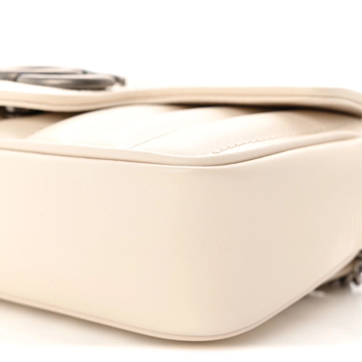Calfskin Matelasse Aria Super Mini GG Marmont Shoulder Bag Mystic White - Top Club