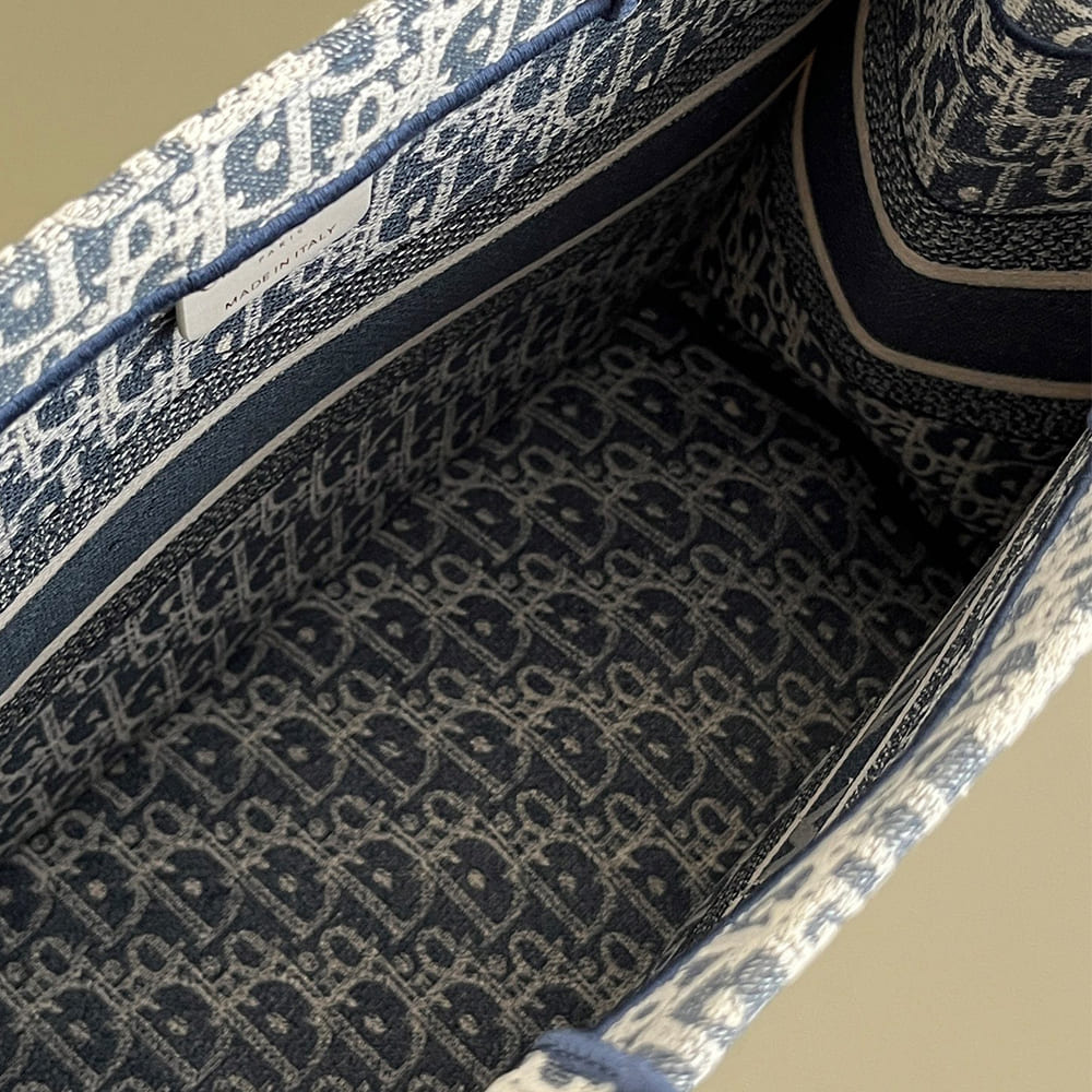 Dior Medium Dior Book Tote - Top Club