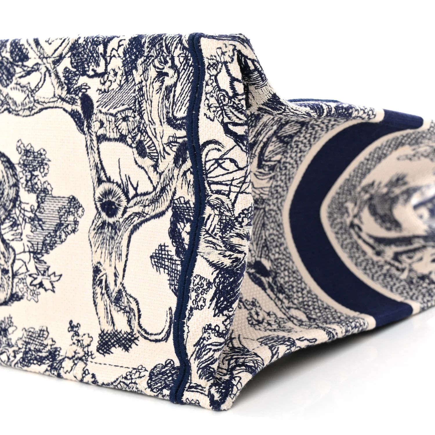 Canvas Embroidered Medium Dioriviera Toile De Jouy Book Tote Blue - Top Club