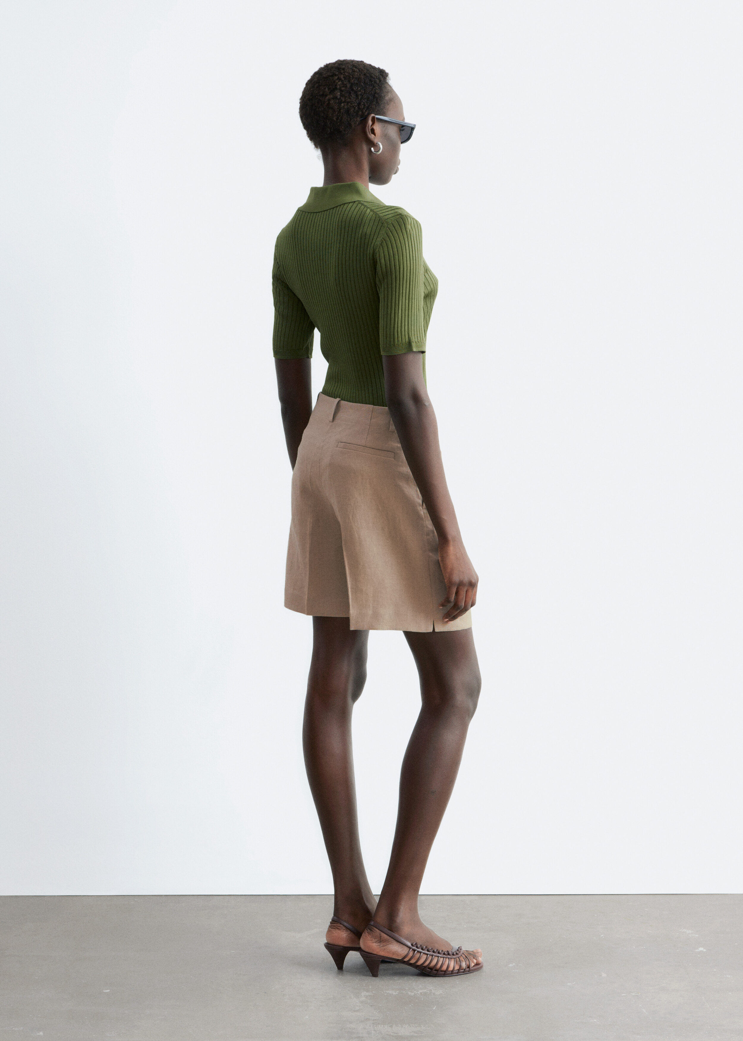 & Other Stories PLEATED LINEN SHORTS