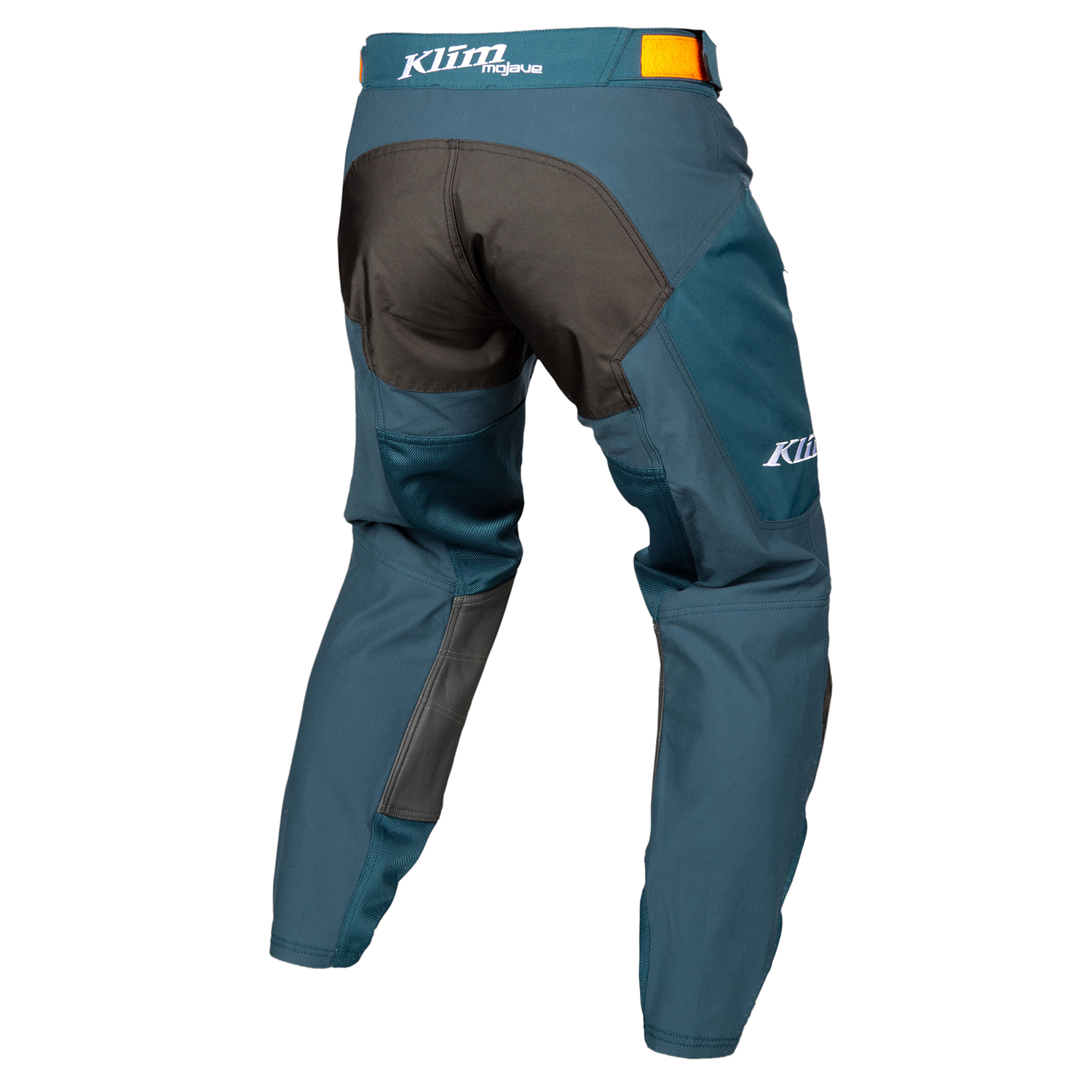 Mojave in boat pants