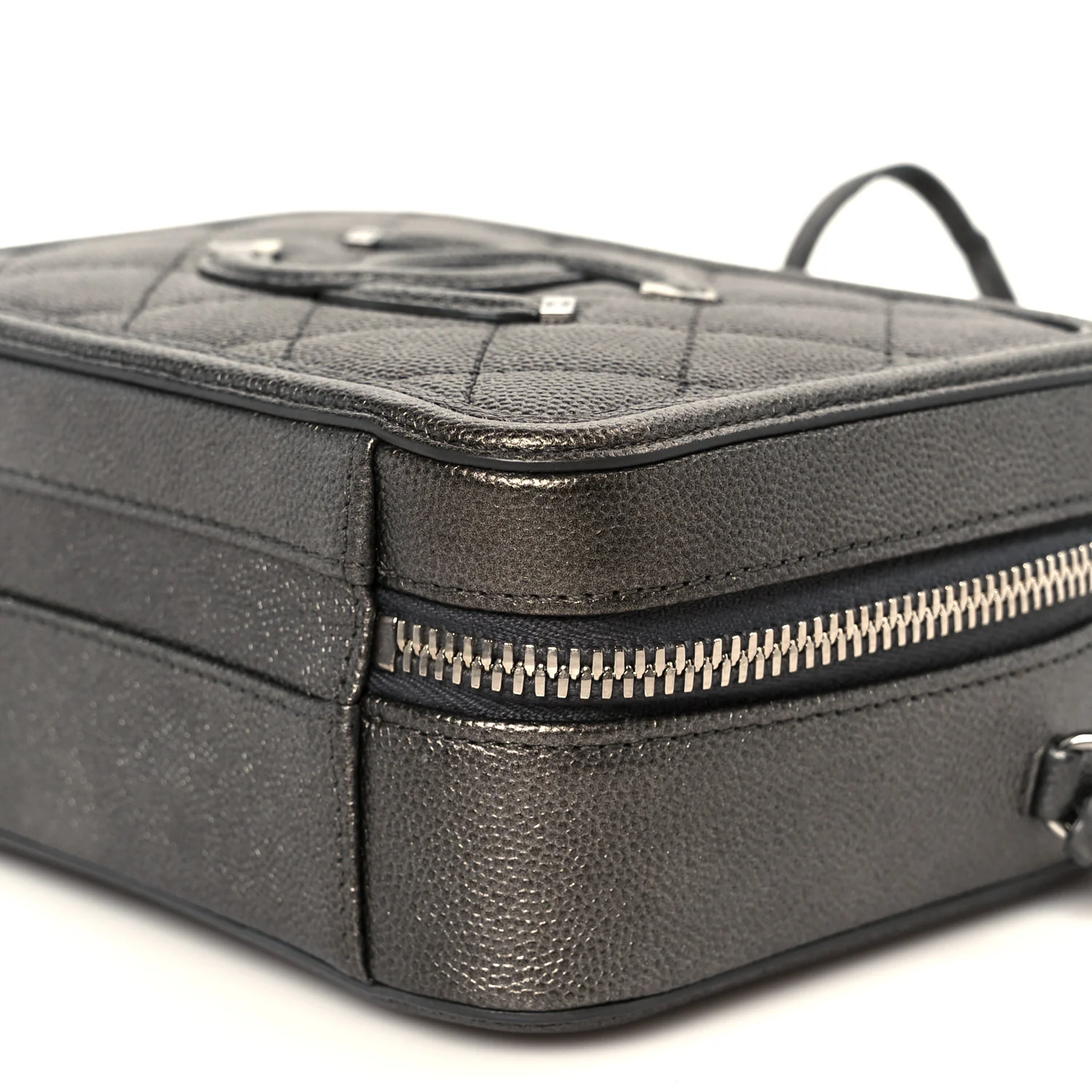 Metallic Caviar Quilted Small CC Filigree Vanity Case Dark Silver - Top Club
