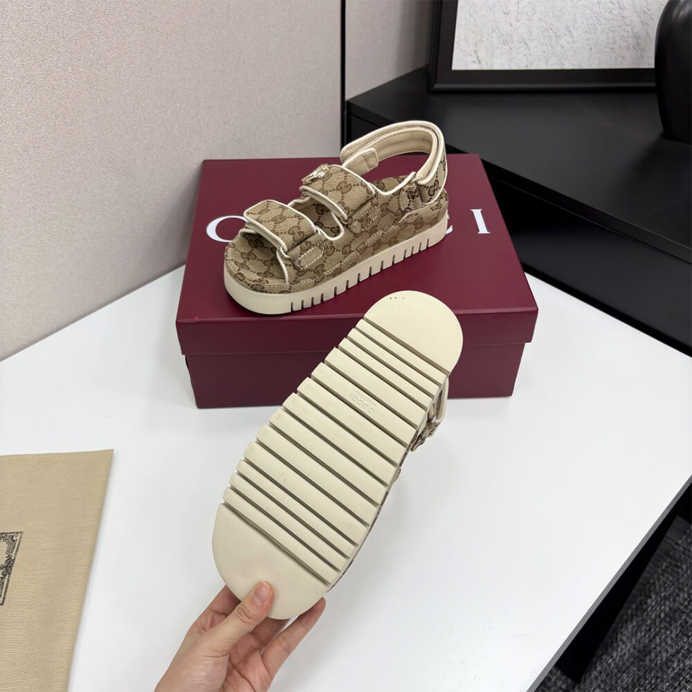 GUCCI Women s sandal with Double G - Top Club