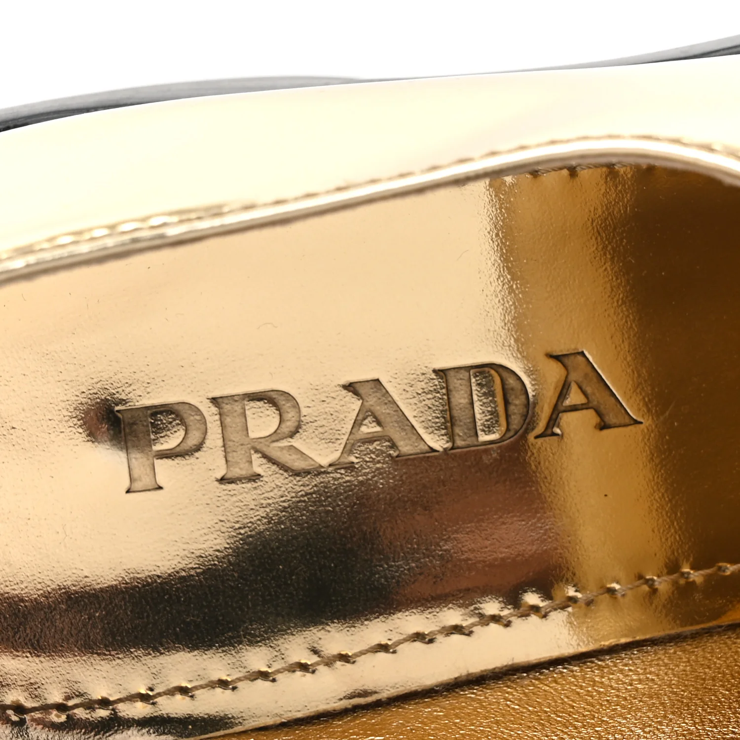 Metallic Brushed Calfskin Metal Triangle Logo 50mm Loafers 39.5 Platino - Top Club