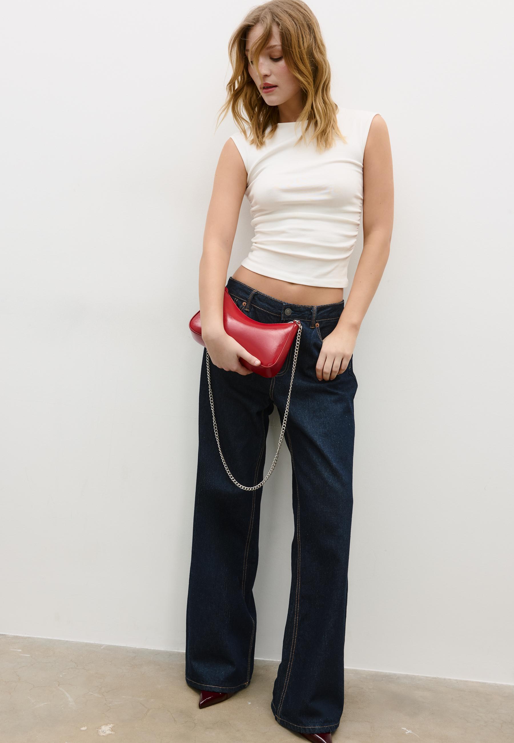 LONG CHAIN SHOULDER BAG